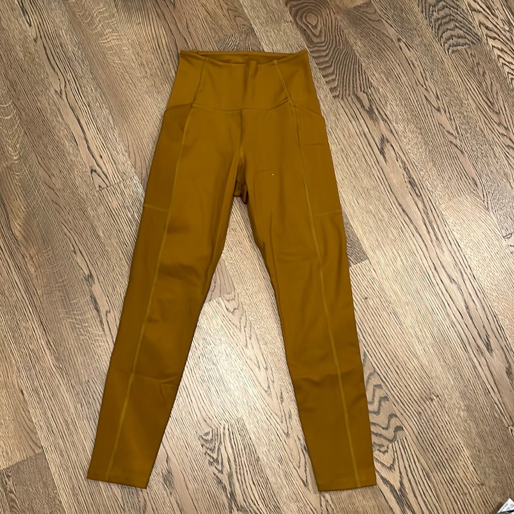 Girlfriend Collective XS Saddle Pocket 7/8 Leggings